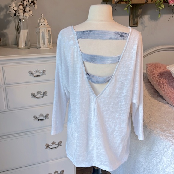 Jealous Tomato Top Partial Open Ladder White Flowy - Picture 3 of 12